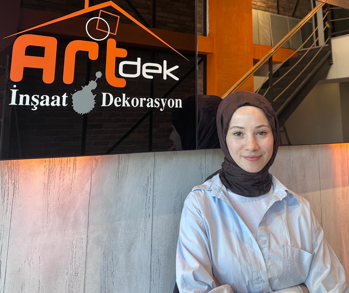 Esra Çolak